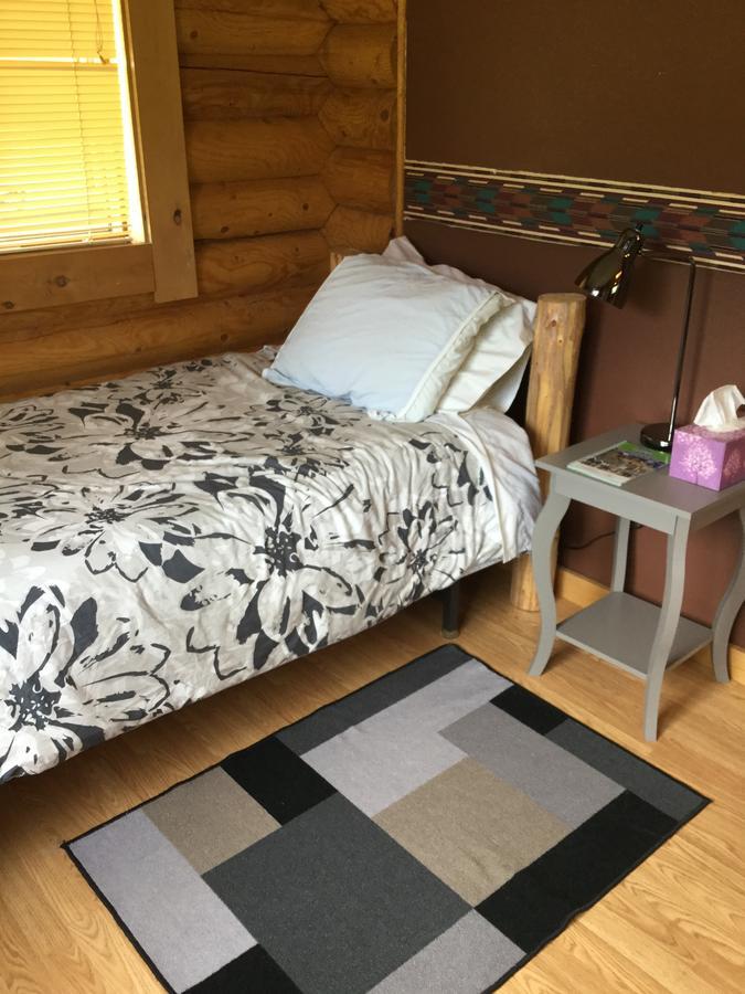 Folding Mountain B & B Fort Nelson Exterior foto