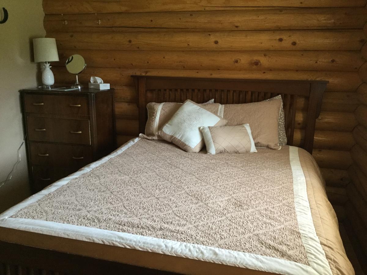 Folding Mountain B & B Fort Nelson Exterior foto