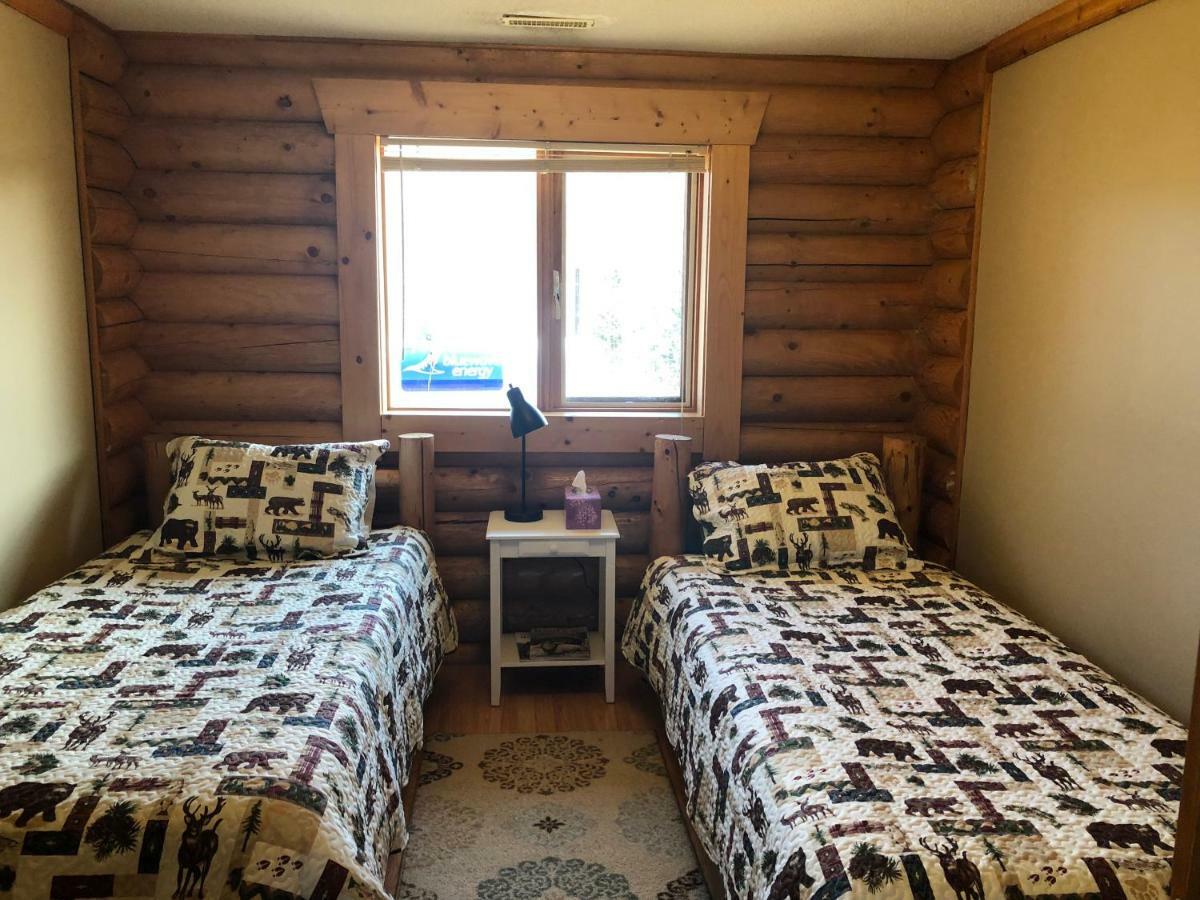 Folding Mountain B & B Fort Nelson Exterior foto
